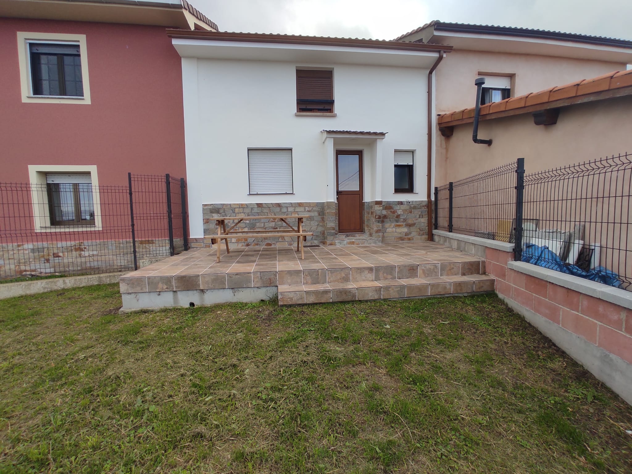 Casa rural con jardín en playa del silencio